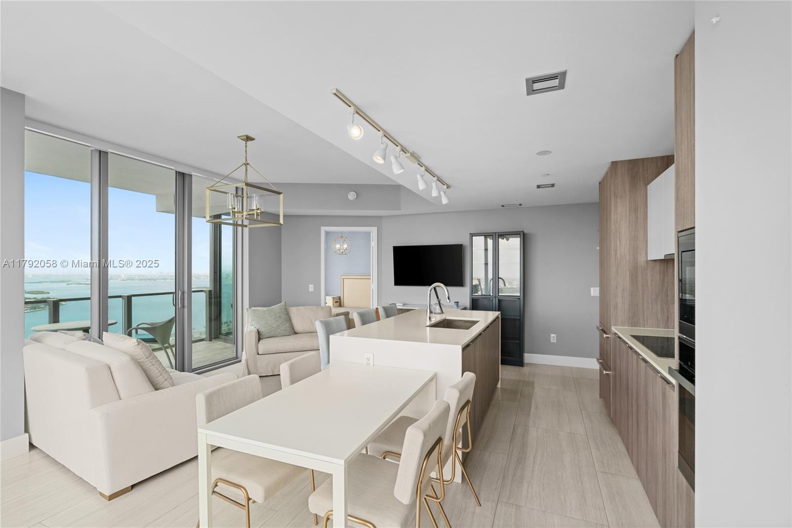 Apartamento à Venda em Miami, FL