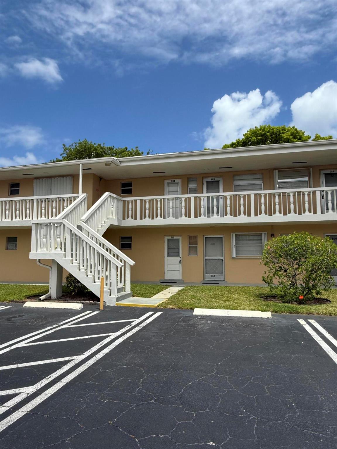 Homes for sale in Boynton Beach, FL | 2213 Ne Ne 1St Court #203, Boynton Beach, FL 33435 | MLS# R11088040