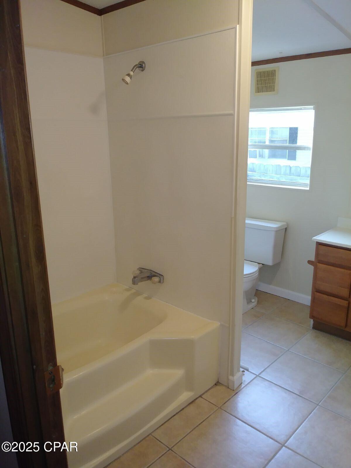 Image 8 For 5011 Lake Drive