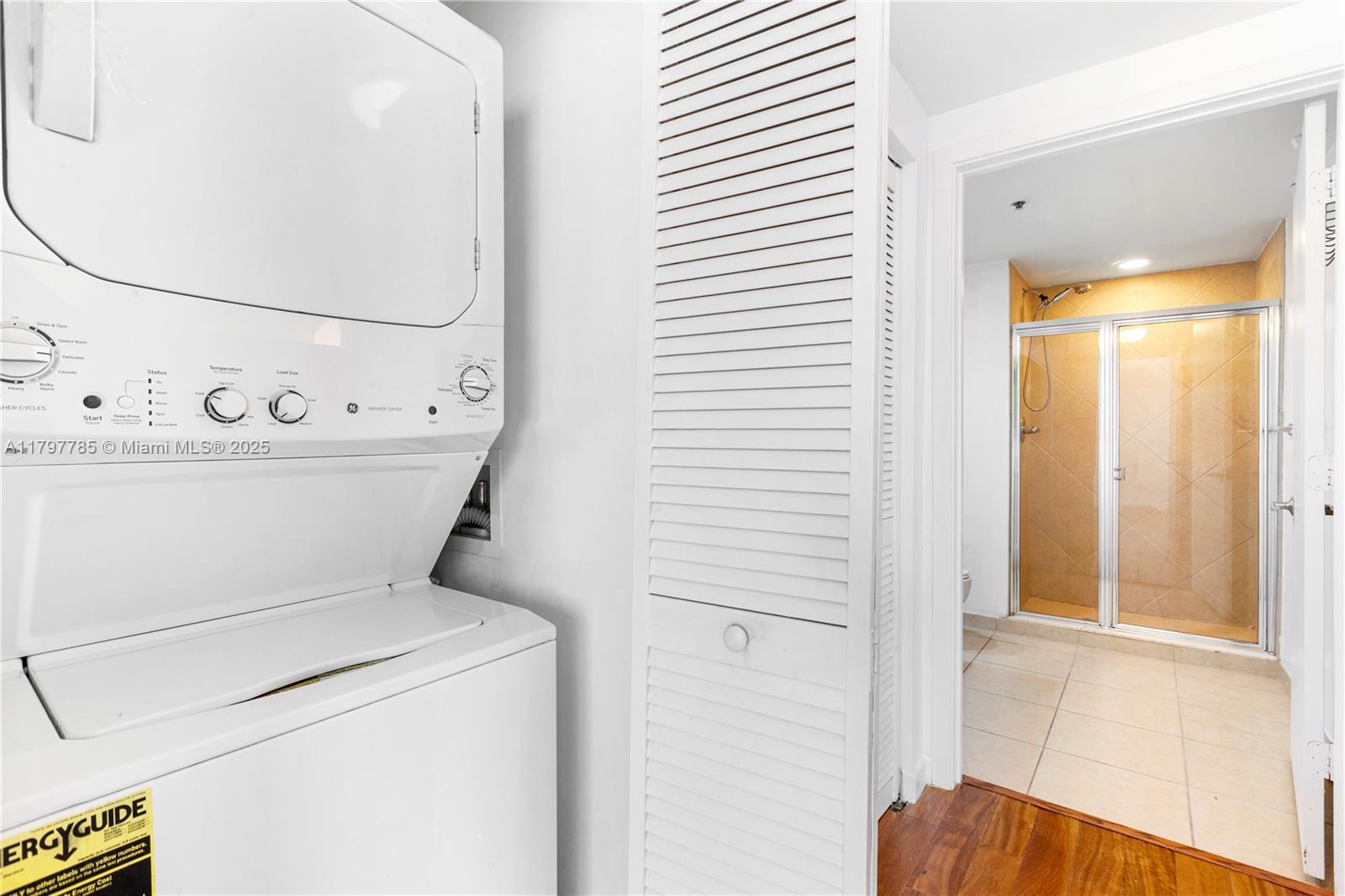 325 S Biscayne Blvd #3222, Miami FL 33131