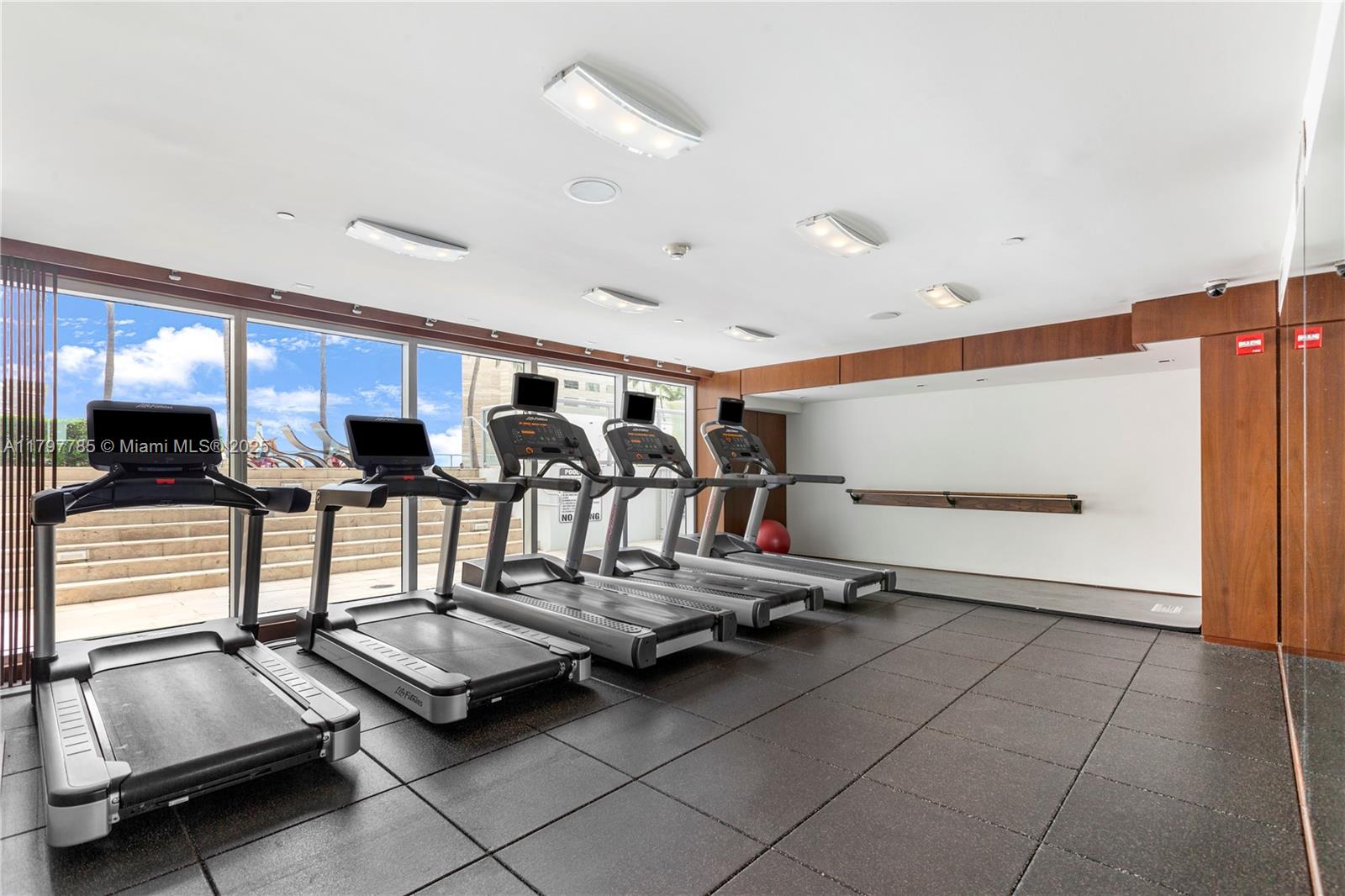 325 S Biscayne Blvd #3222, Miami FL 33131