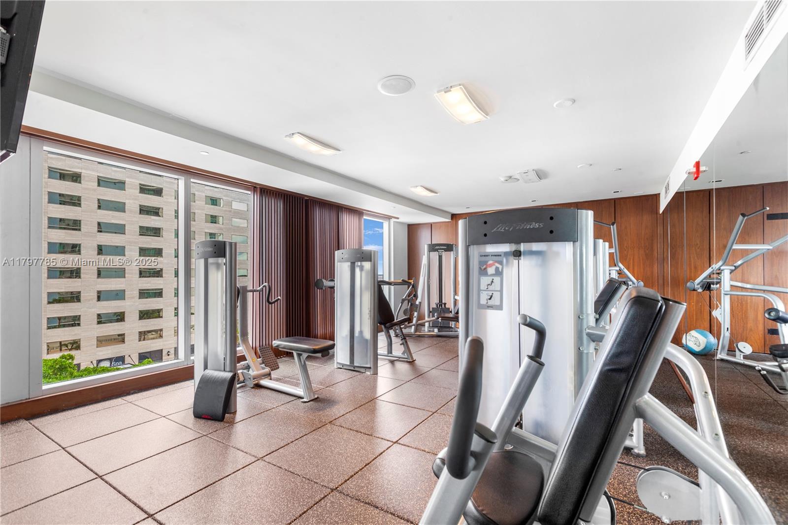 325 S Biscayne Blvd #3222, Miami FL 33131