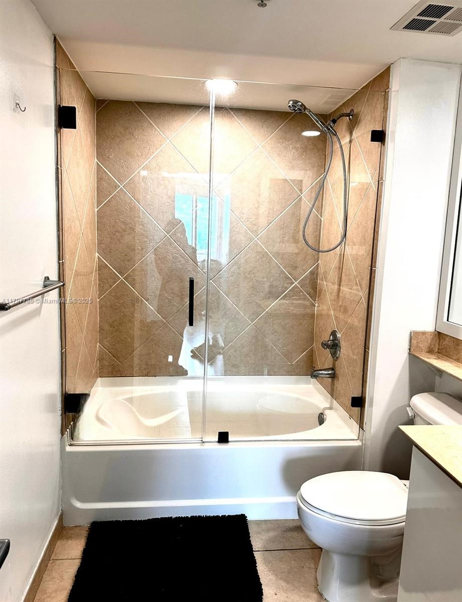 325 S Biscayne Blvd #3222, Miami FL 33131