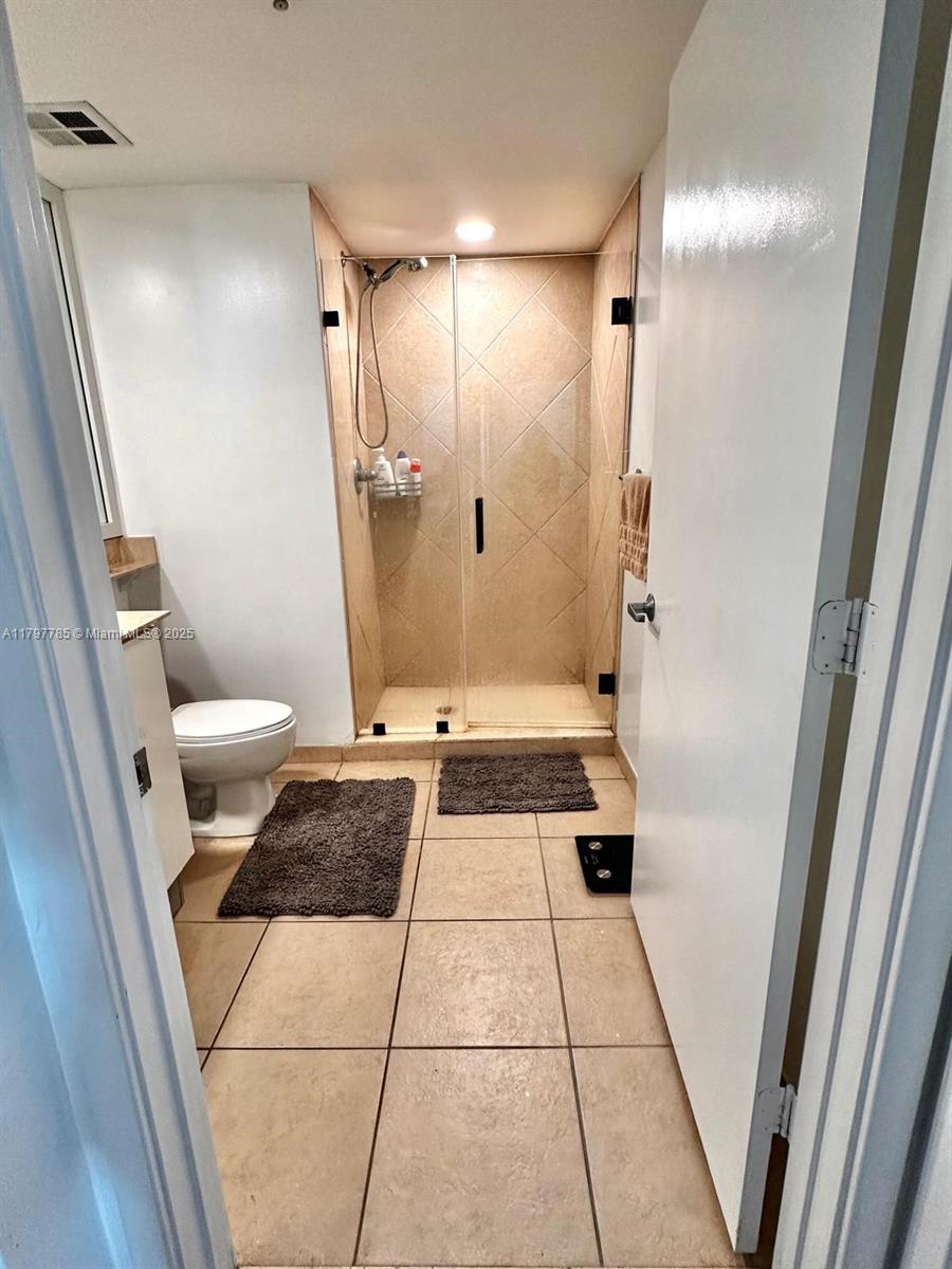 325 S Biscayne Blvd #3222, Miami FL 33131
