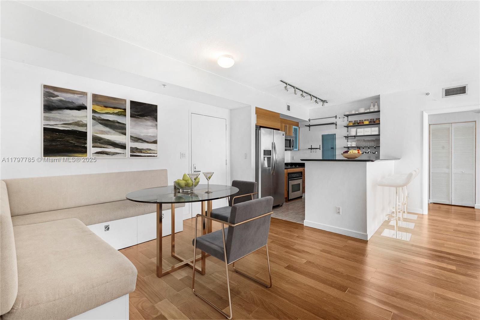 325 S Biscayne Blvd #3222, Miami FL 33131
