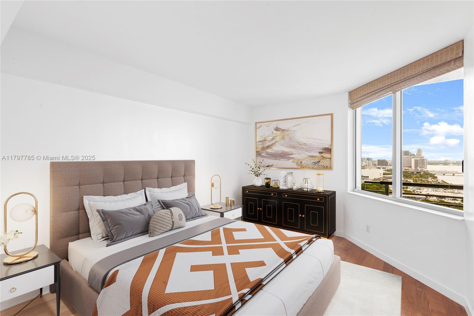 325 S Biscayne Blvd #3222, Miami FL 33131