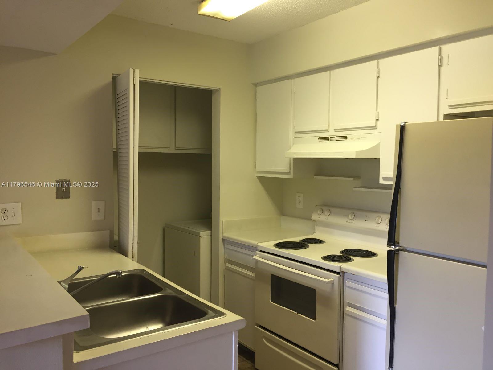 Royal Poinciana Condo