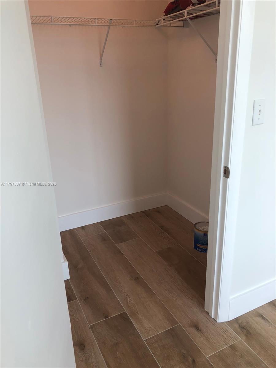 244 Biscayne Blvd #1809, Miami FL 33132