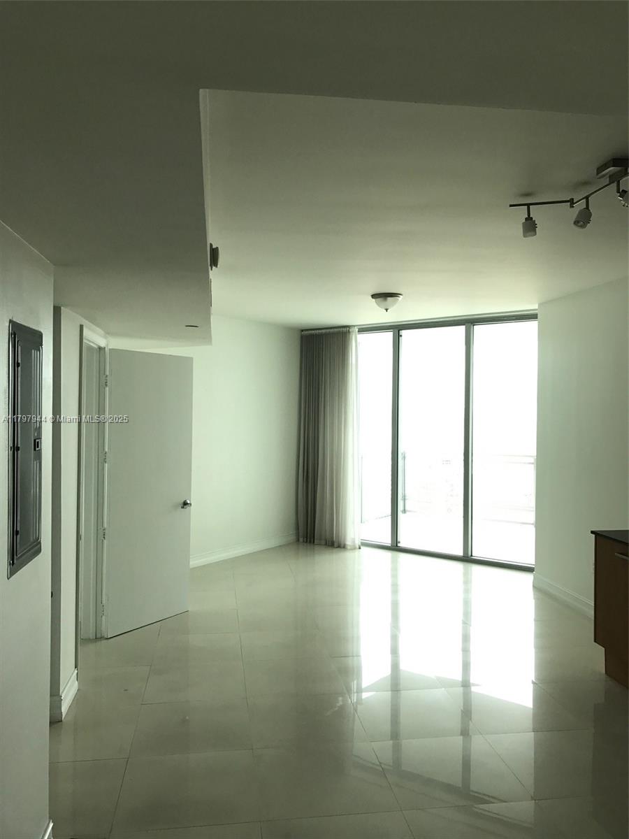 350 S Miami Ave #2811, Miami FL 33130