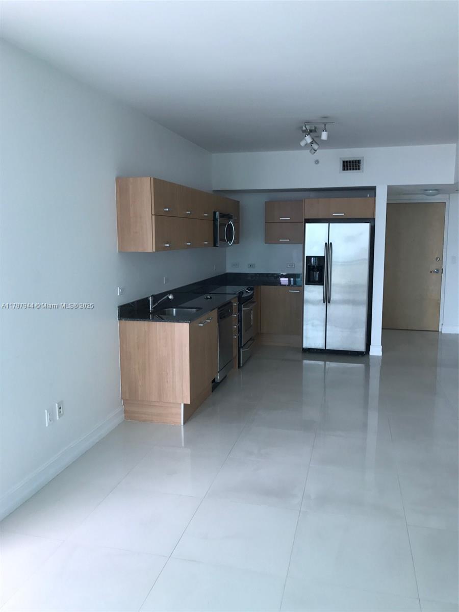350 S Miami Ave #2811, Miami FL 33130