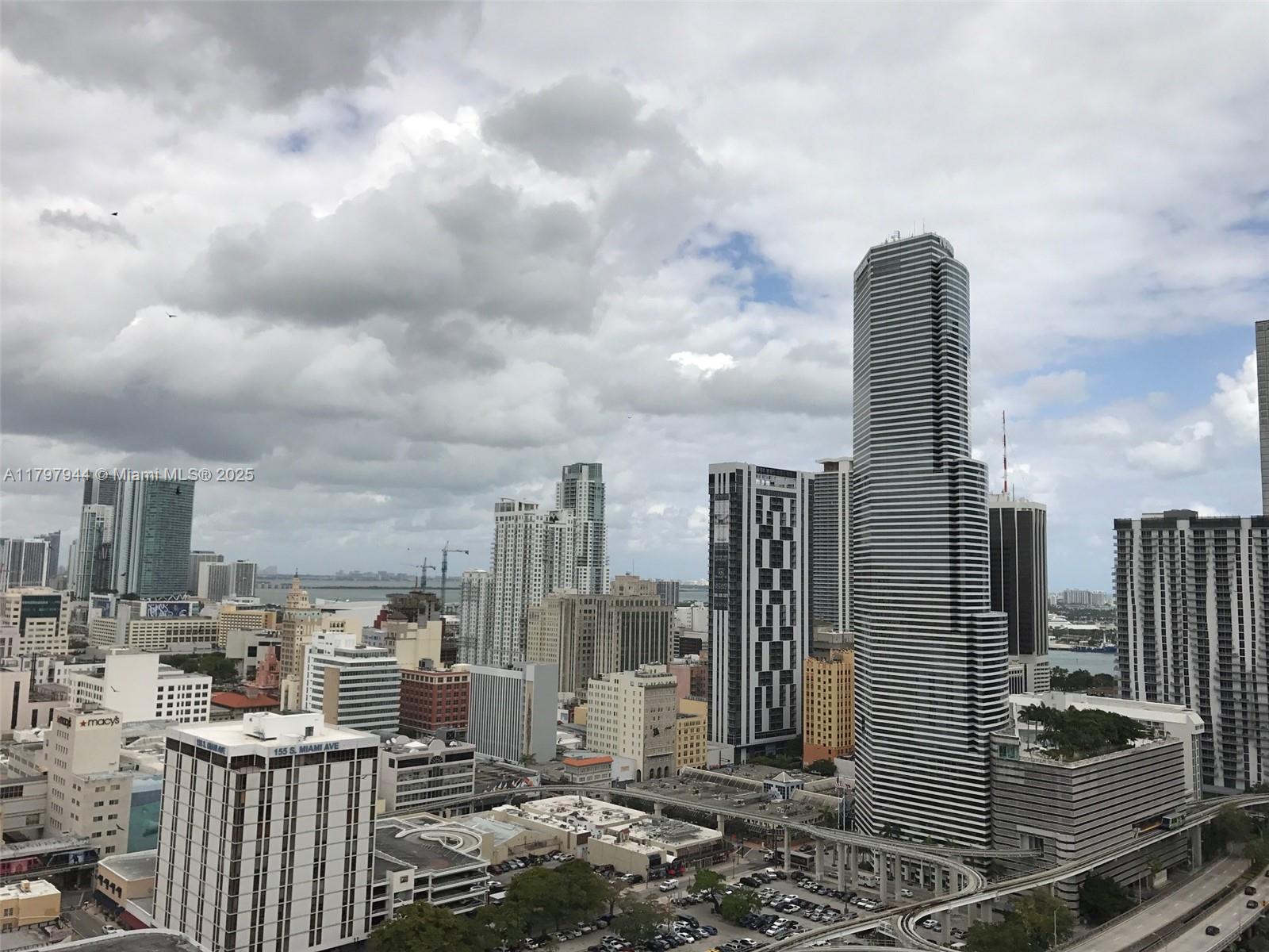 350 S Miami Ave #2811, Miami FL 33130