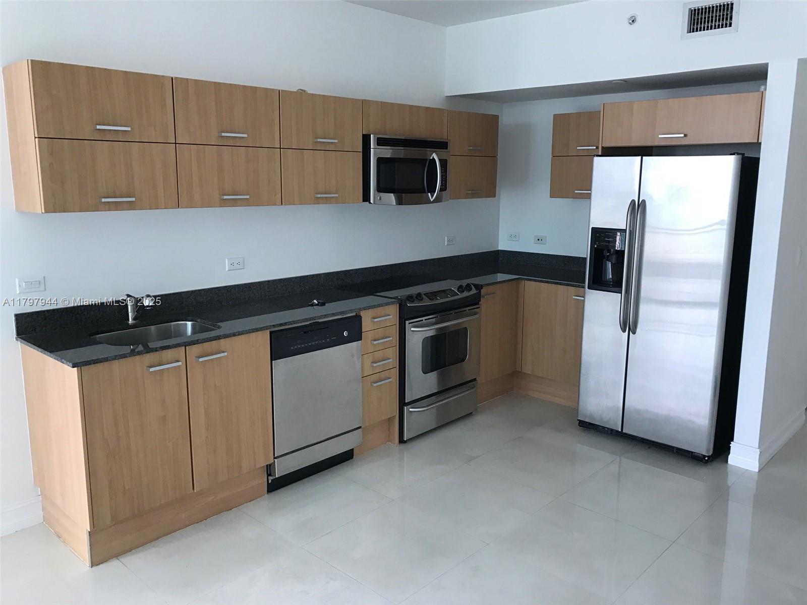 350 S Miami Ave #2811, Miami FL 33130