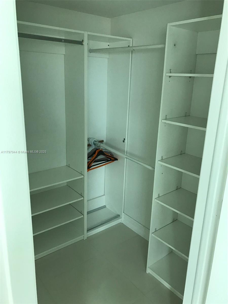 350 S Miami Ave #2811, Miami FL 33130