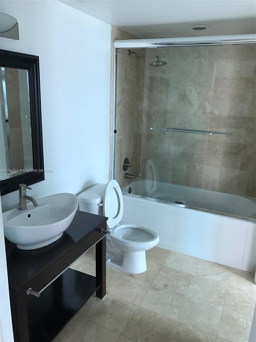 350 S Miami Ave #2811, Miami FL 33130