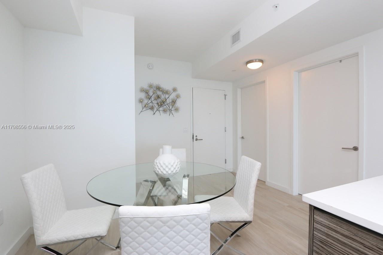 460 NE 28th St #3007, Miami FL 33137