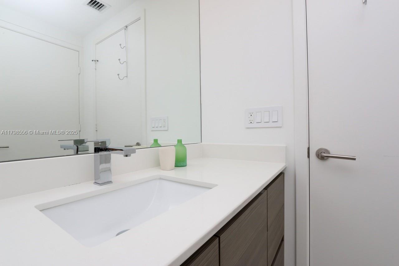 460 NE 28th St #3007, Miami FL 33137