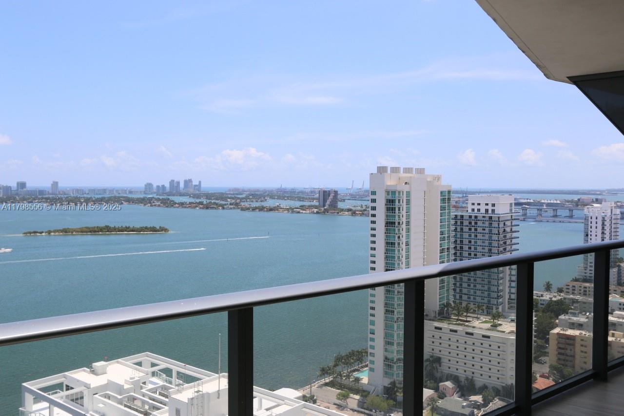460 NE 28th St #3007, Miami FL 33137