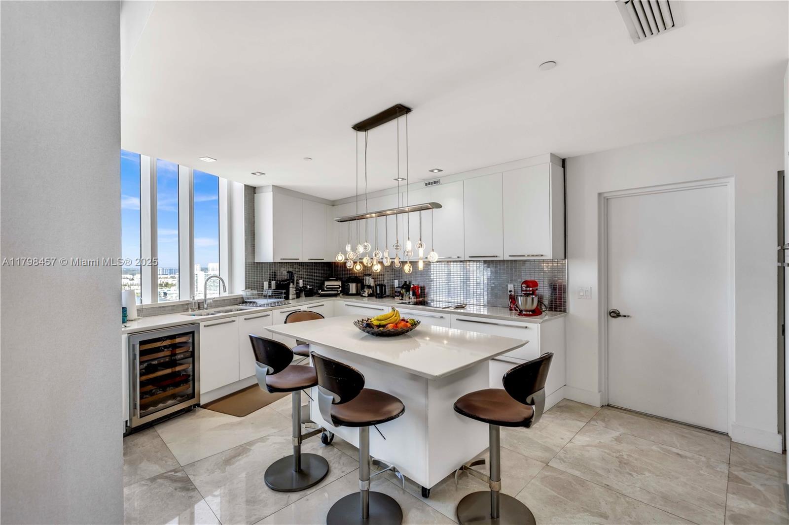 15811 Collins Ave #2506, Sunny Isles Beach FL 33160