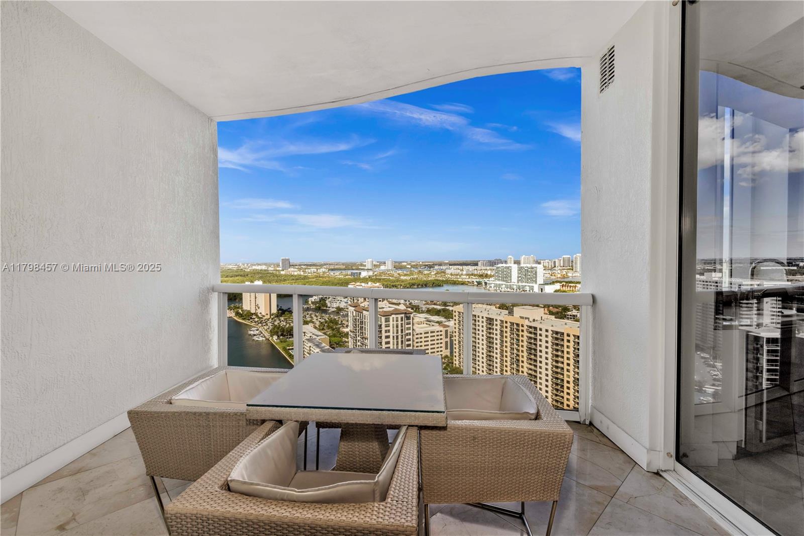 15811 Collins Ave #2506, Sunny Isles Beach FL 33160