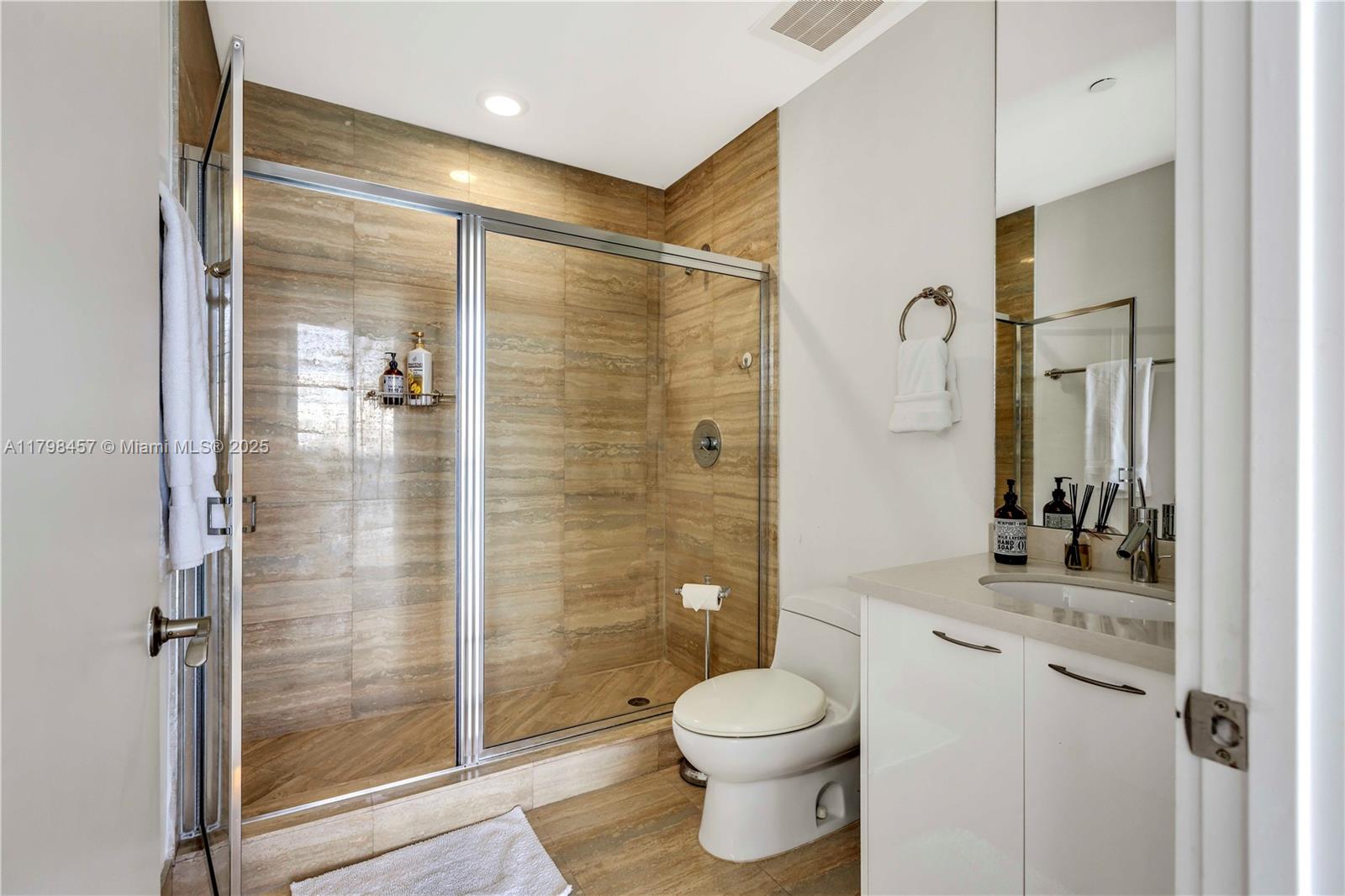 15811 Collins Ave #2506, Sunny Isles Beach FL 33160