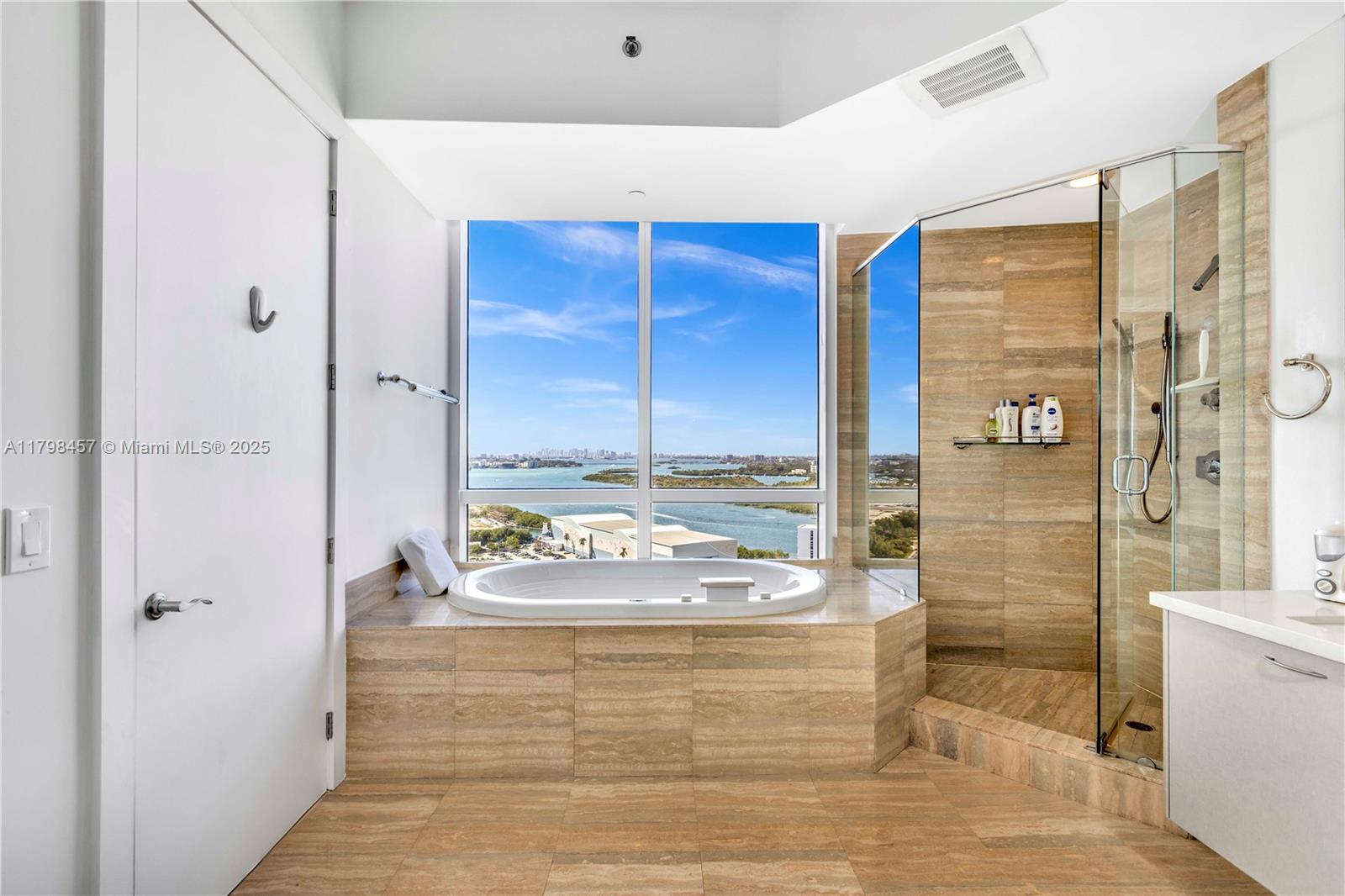15811 Collins Ave #2506, Sunny Isles Beach FL 33160