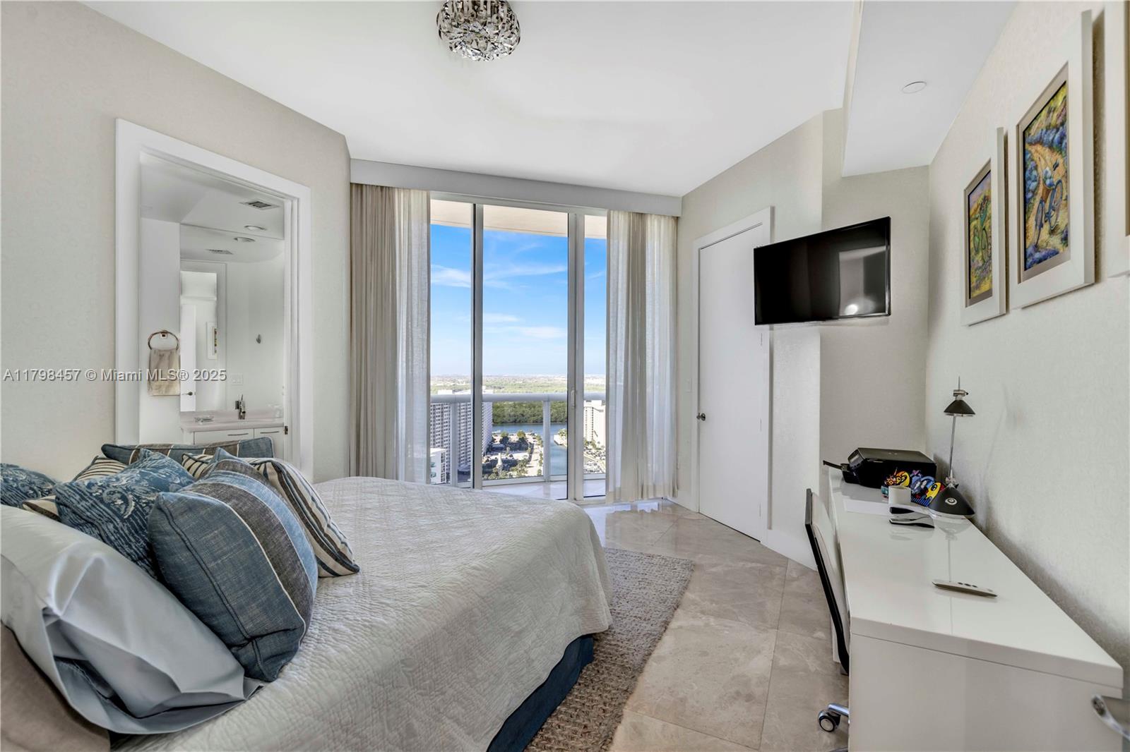 15811 Collins Ave #2506, Sunny Isles Beach FL 33160