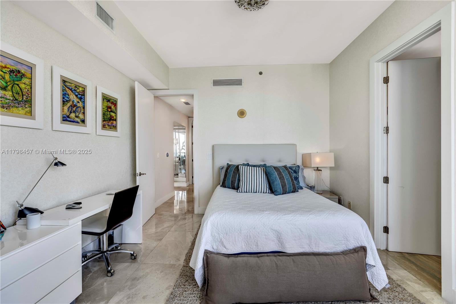 15811 Collins Ave #2506, Sunny Isles Beach FL 33160