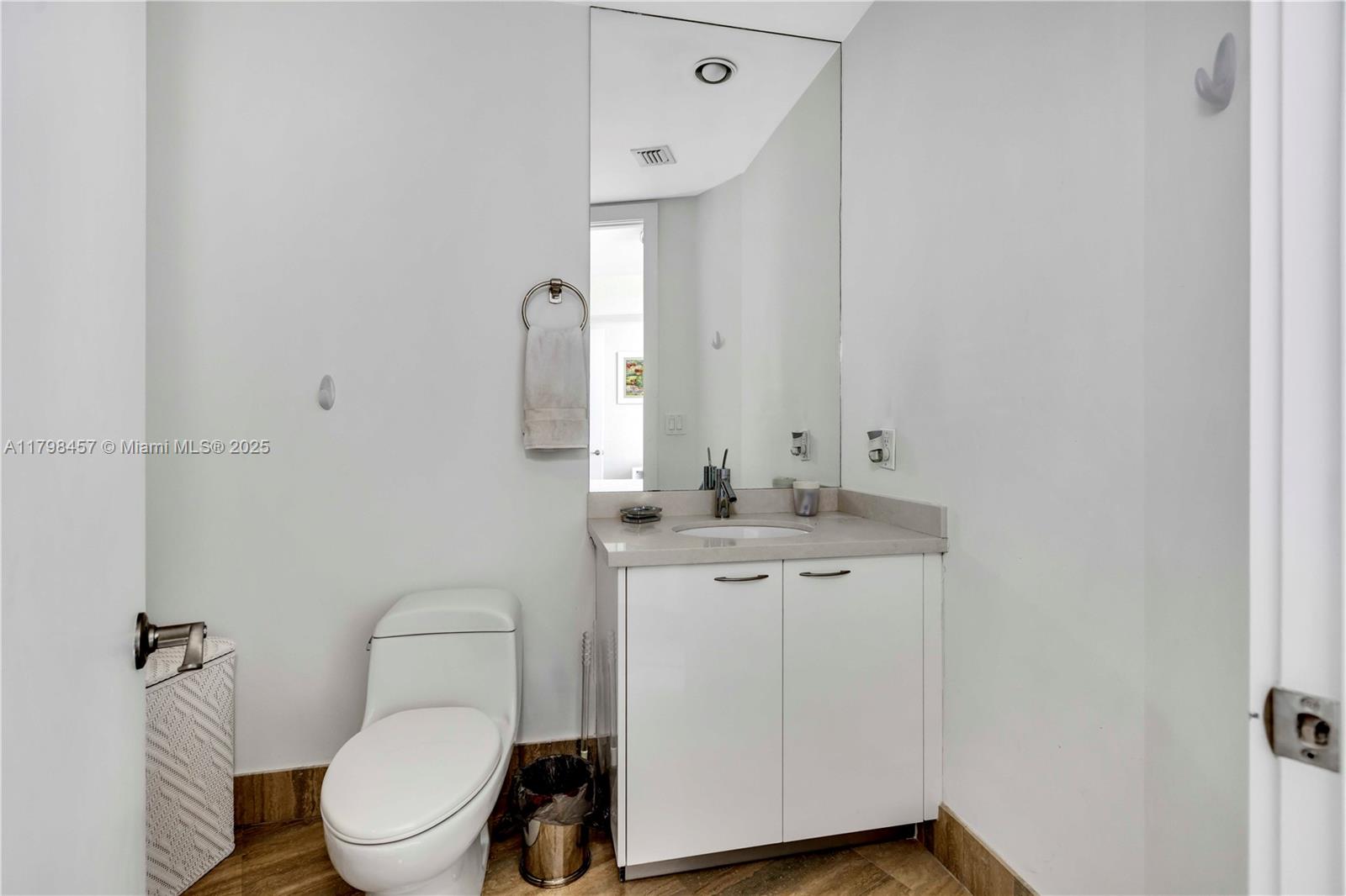 15811 Collins Ave #2506, Sunny Isles Beach FL 33160