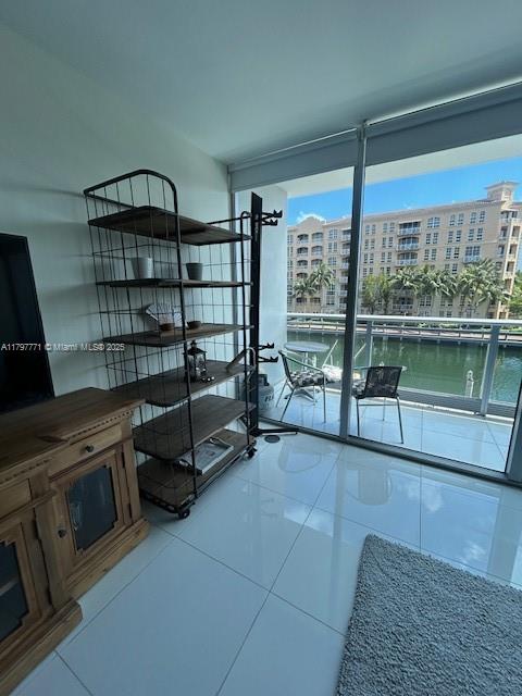 2950 NE 188th St #216, Aventura FL 33180