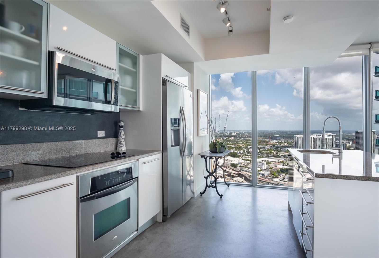 888 Biscayne Blvd #4312, Miami FL 33132