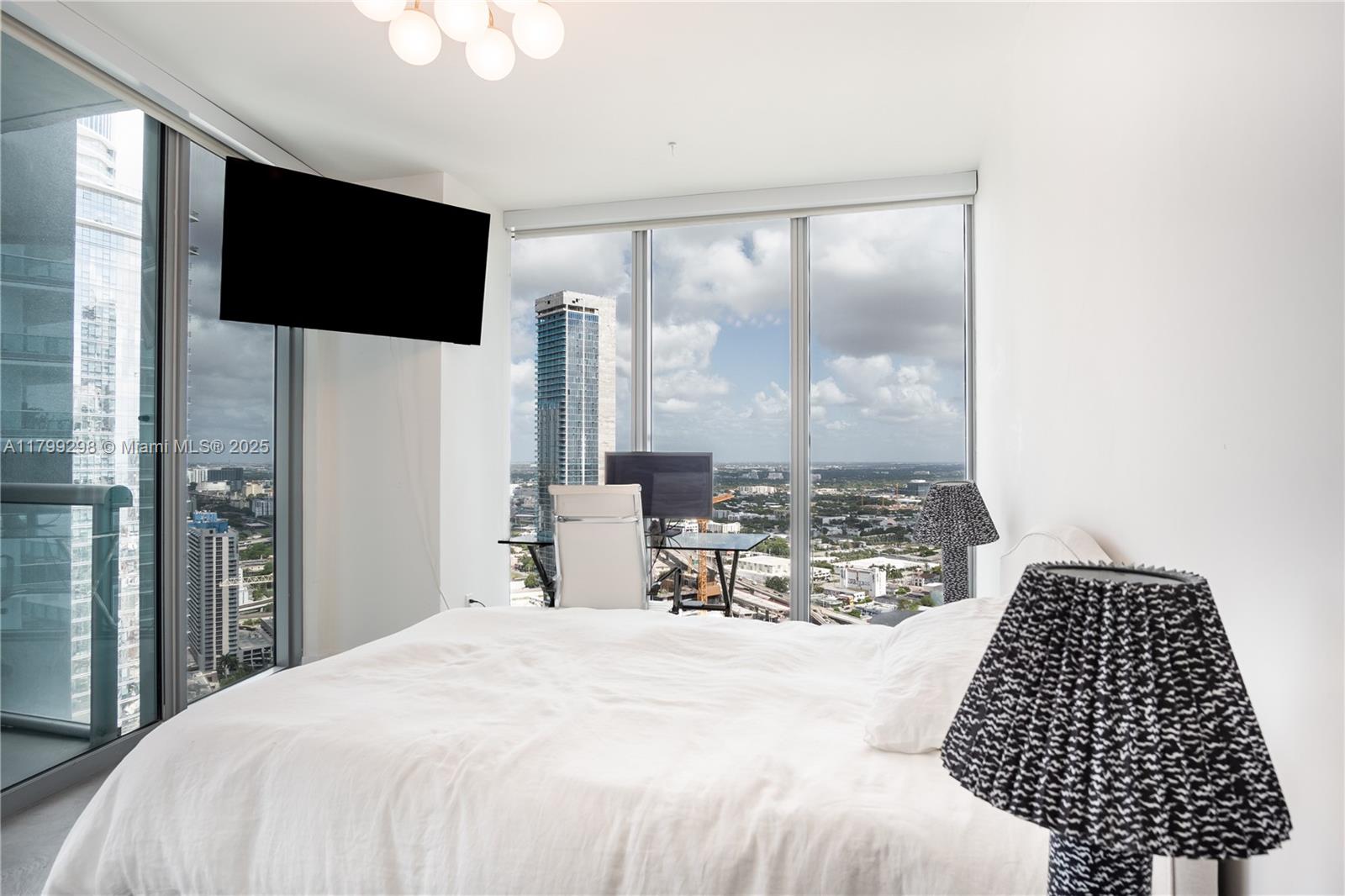 888 Biscayne Blvd #4312, Miami FL 33132