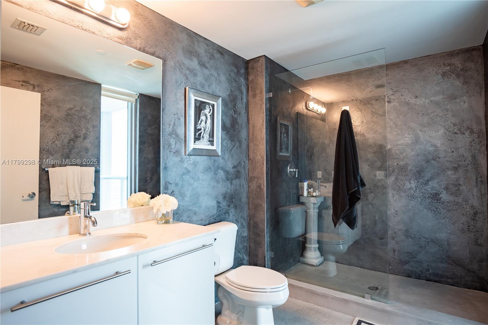 888 Biscayne Blvd #4312, Miami FL 33132