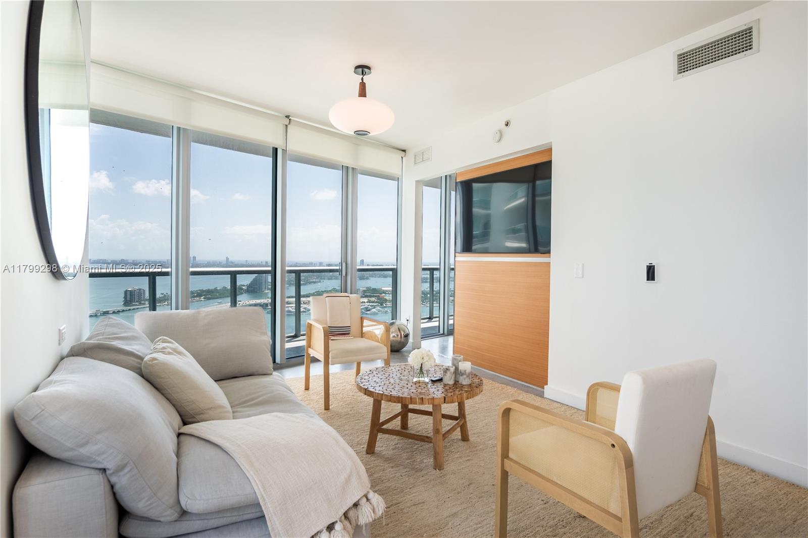 888 Biscayne Blvd #4312, Miami FL 33132