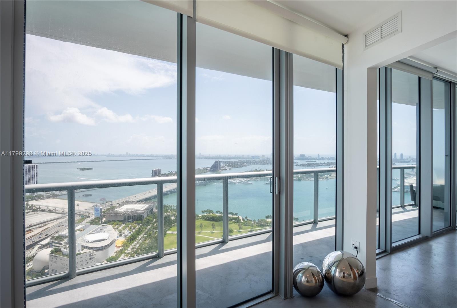 888 Biscayne Blvd #4312, Miami FL 33132
