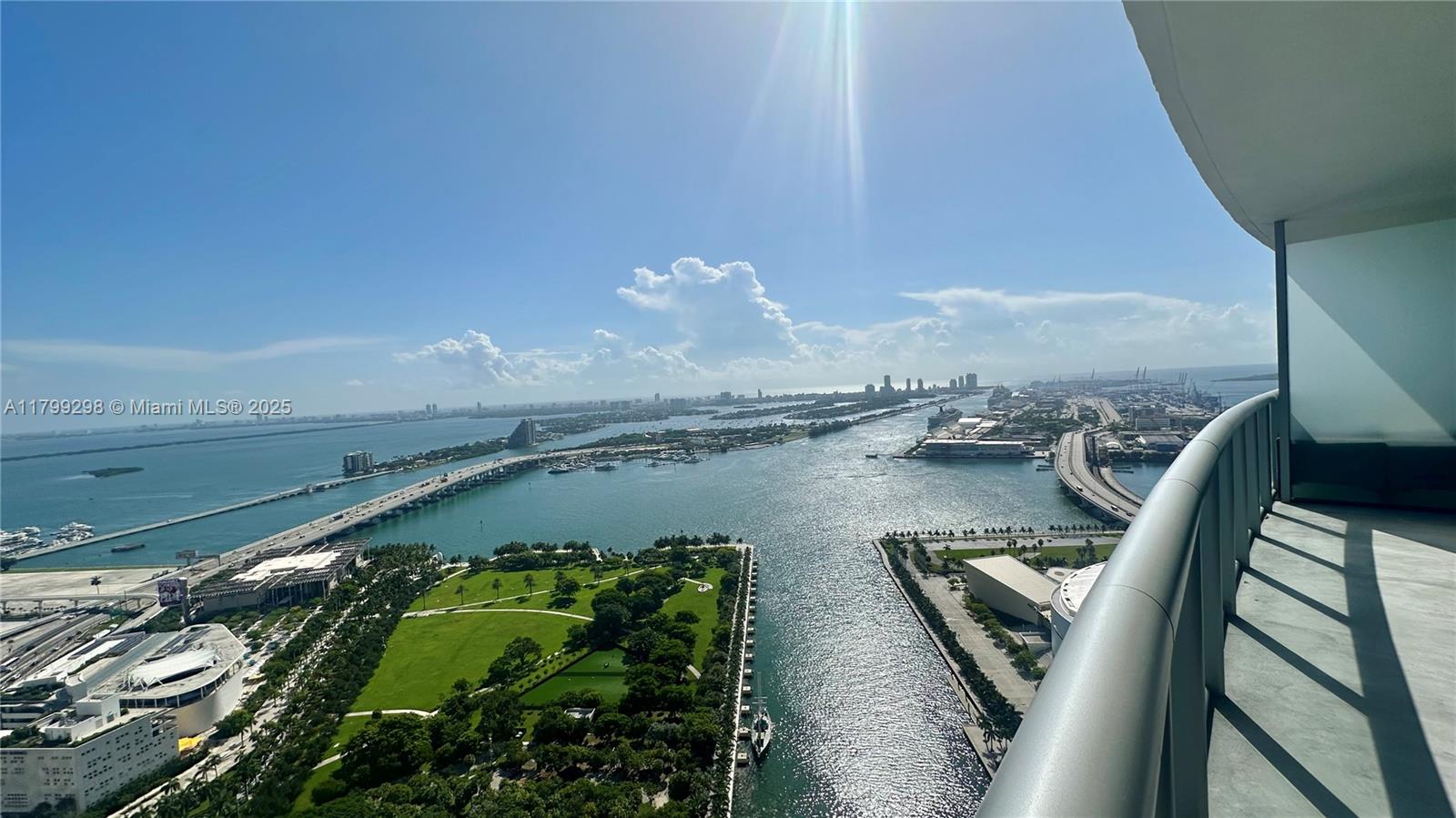 888 Biscayne Blvd #4312, Miami FL 33132