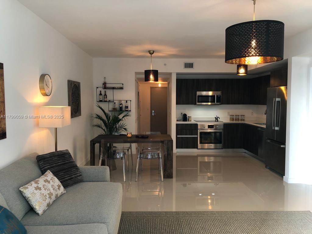 Condo for Sale in Miami, FL