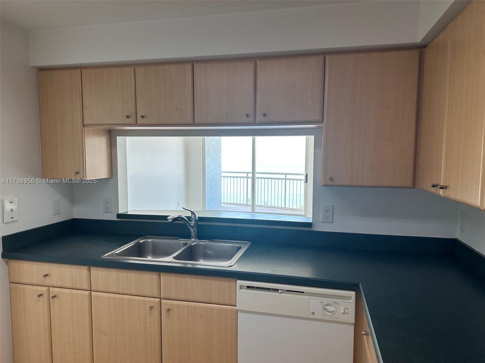 2475 Brickell Ave #1709, Miami FL 33129