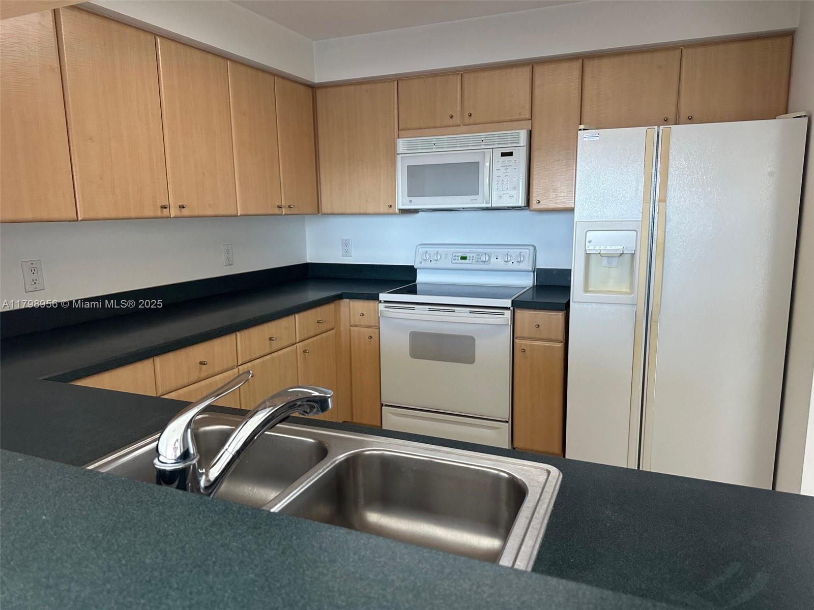 2475 Brickell Ave #1709, Miami FL 33129
