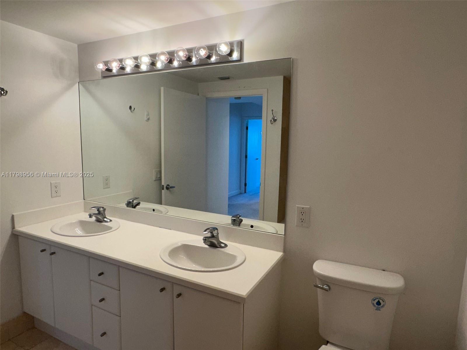 2475 Brickell Ave #1709, Miami FL 33129