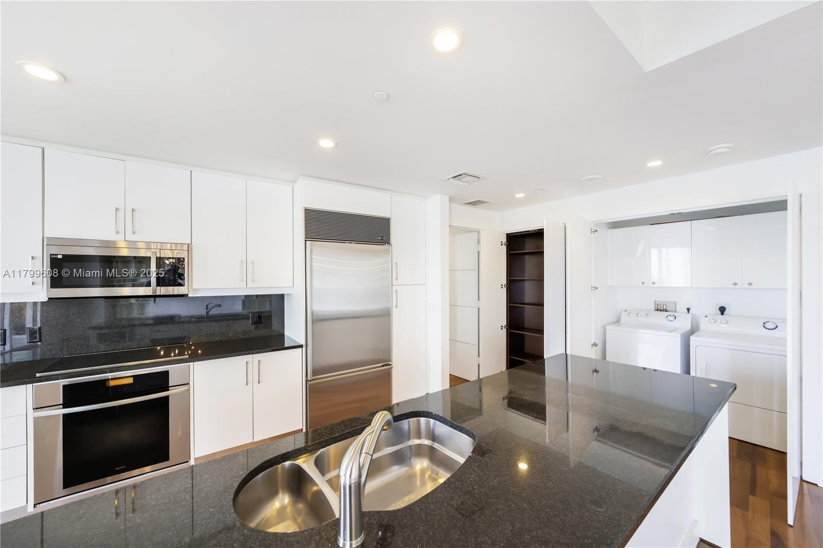 901 Brickell Key Blvd #607, Miami FL 33131