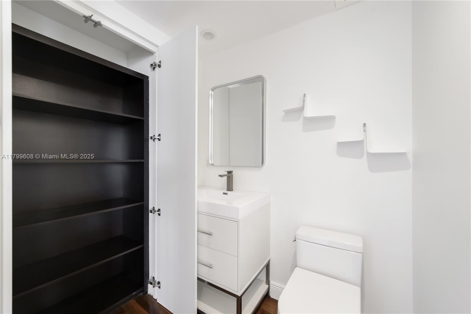 901 Brickell Key Blvd #607, Miami FL 33131
