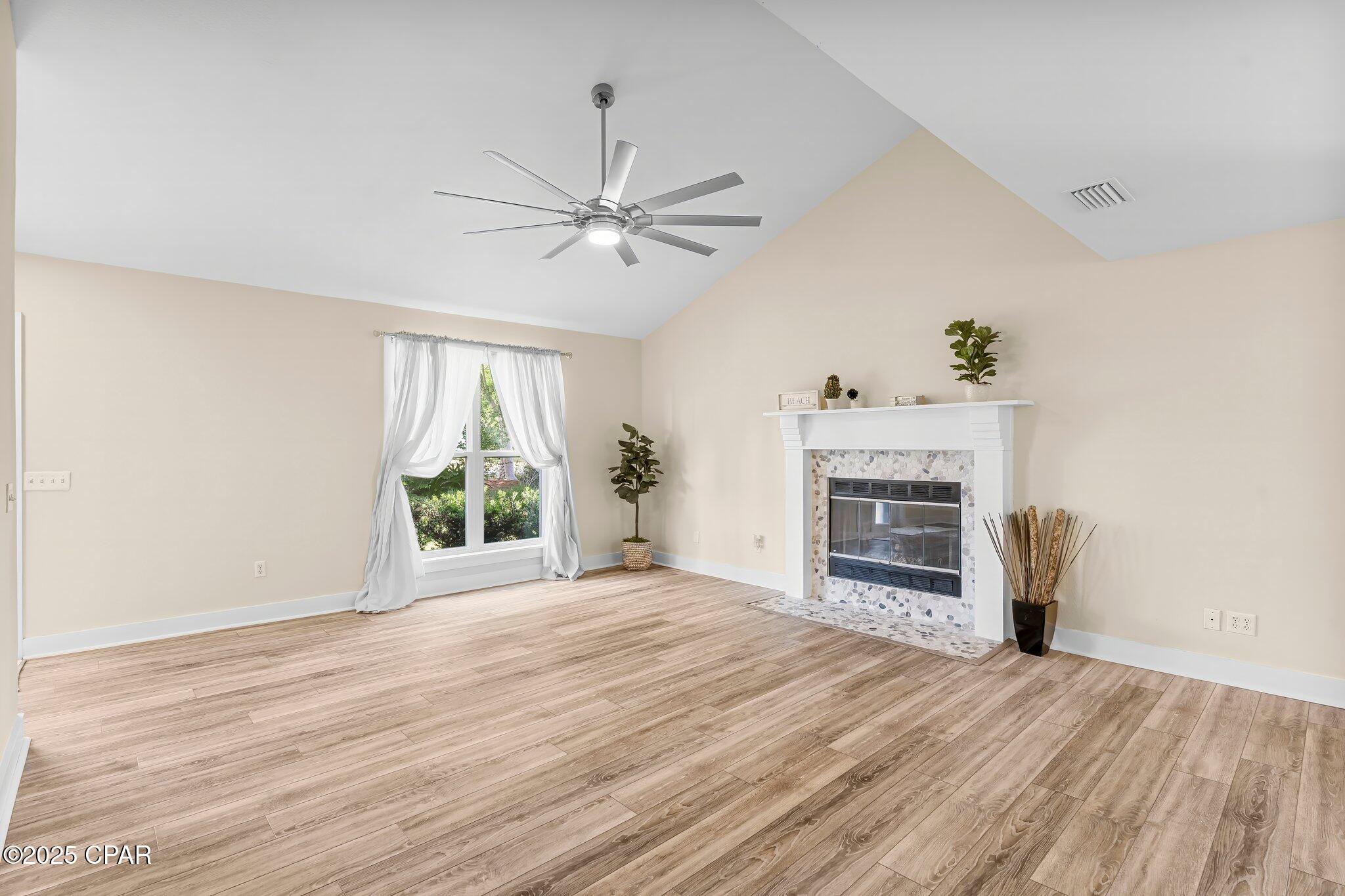 Image 12 For 16207 Sky Avenue
