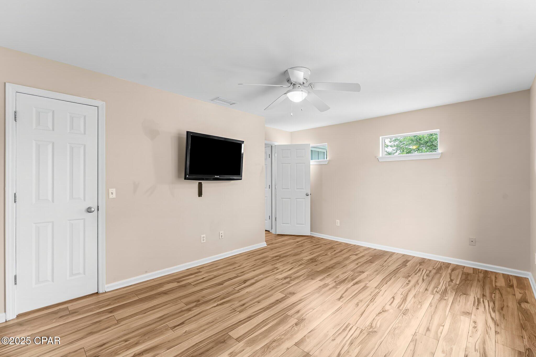 Image 34 For 16207 Sky Avenue