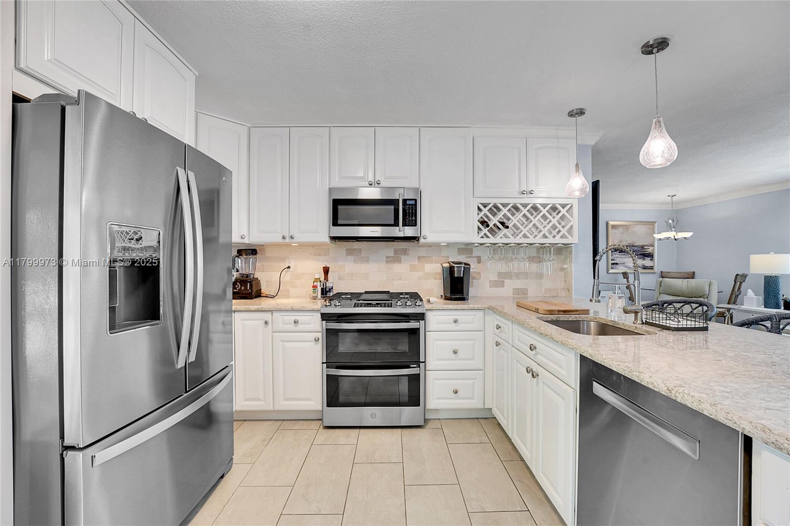 121 Tacoma Ln, Palm Beach Shores, Florida image 12