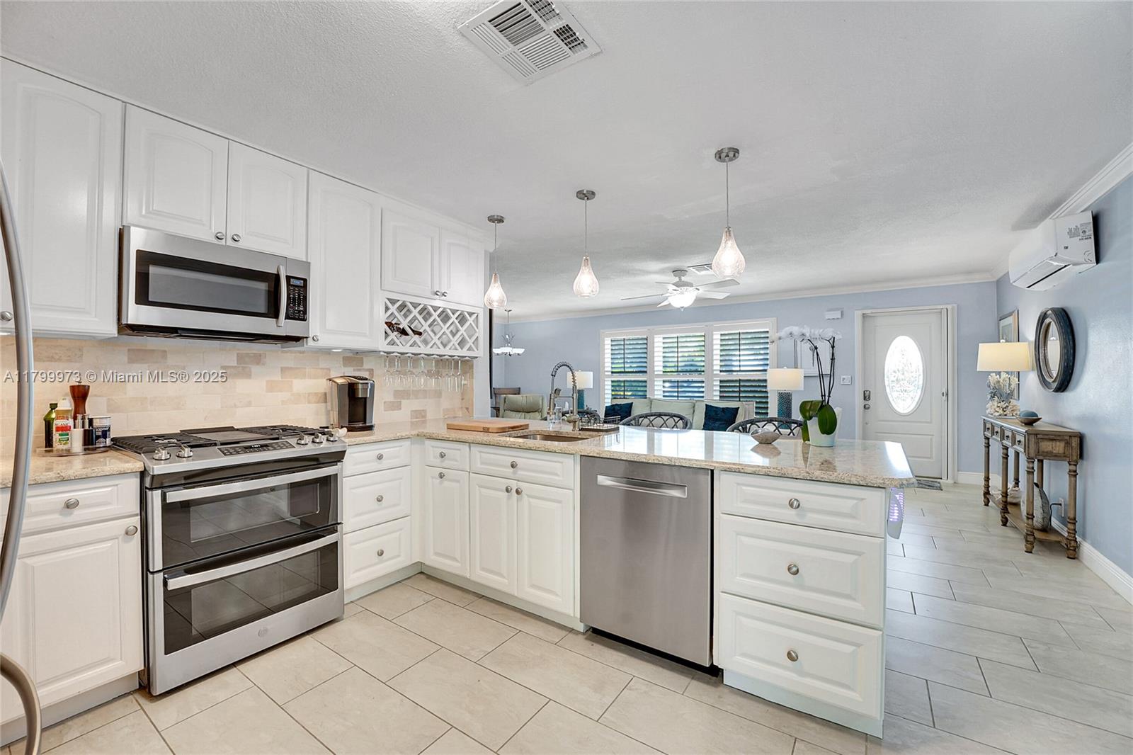 121 Tacoma Ln, Palm Beach Shores, Florida image 13