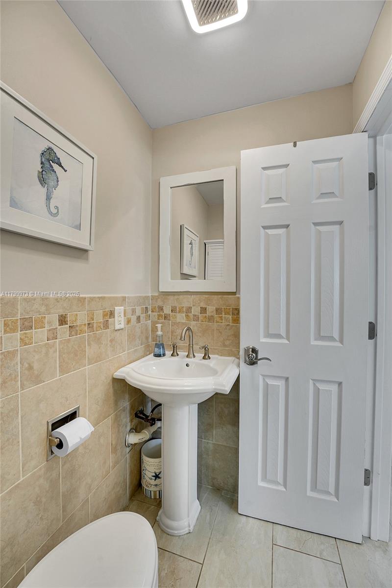 121 Tacoma Ln, Palm Beach Shores, Florida image 29