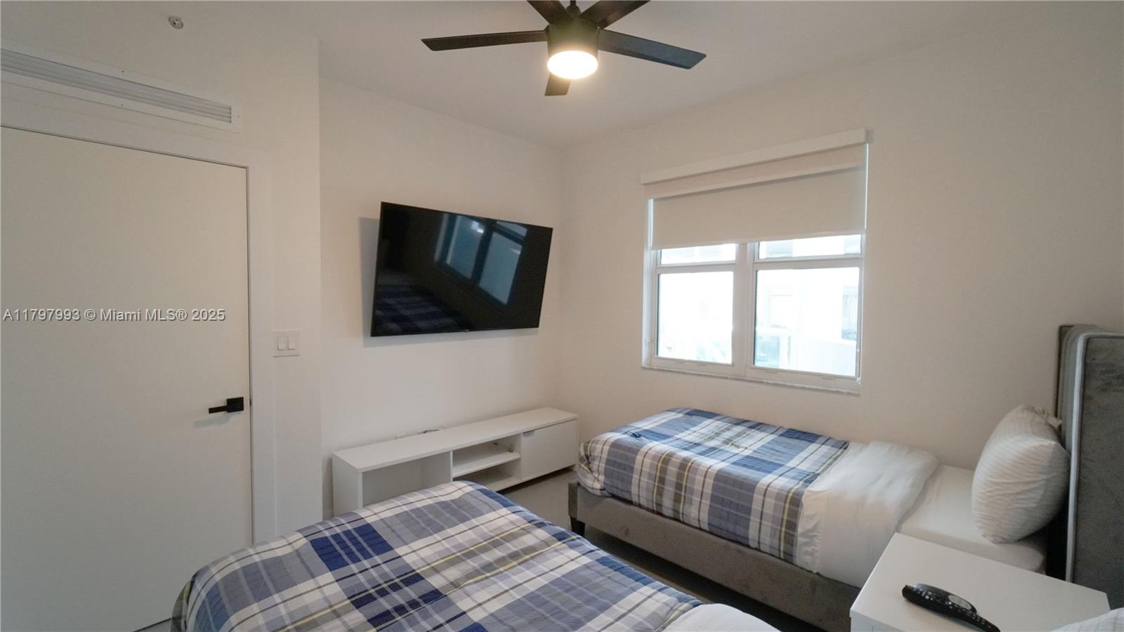 7918 Harbor Island Dr #112, North Bay Village FL 33141