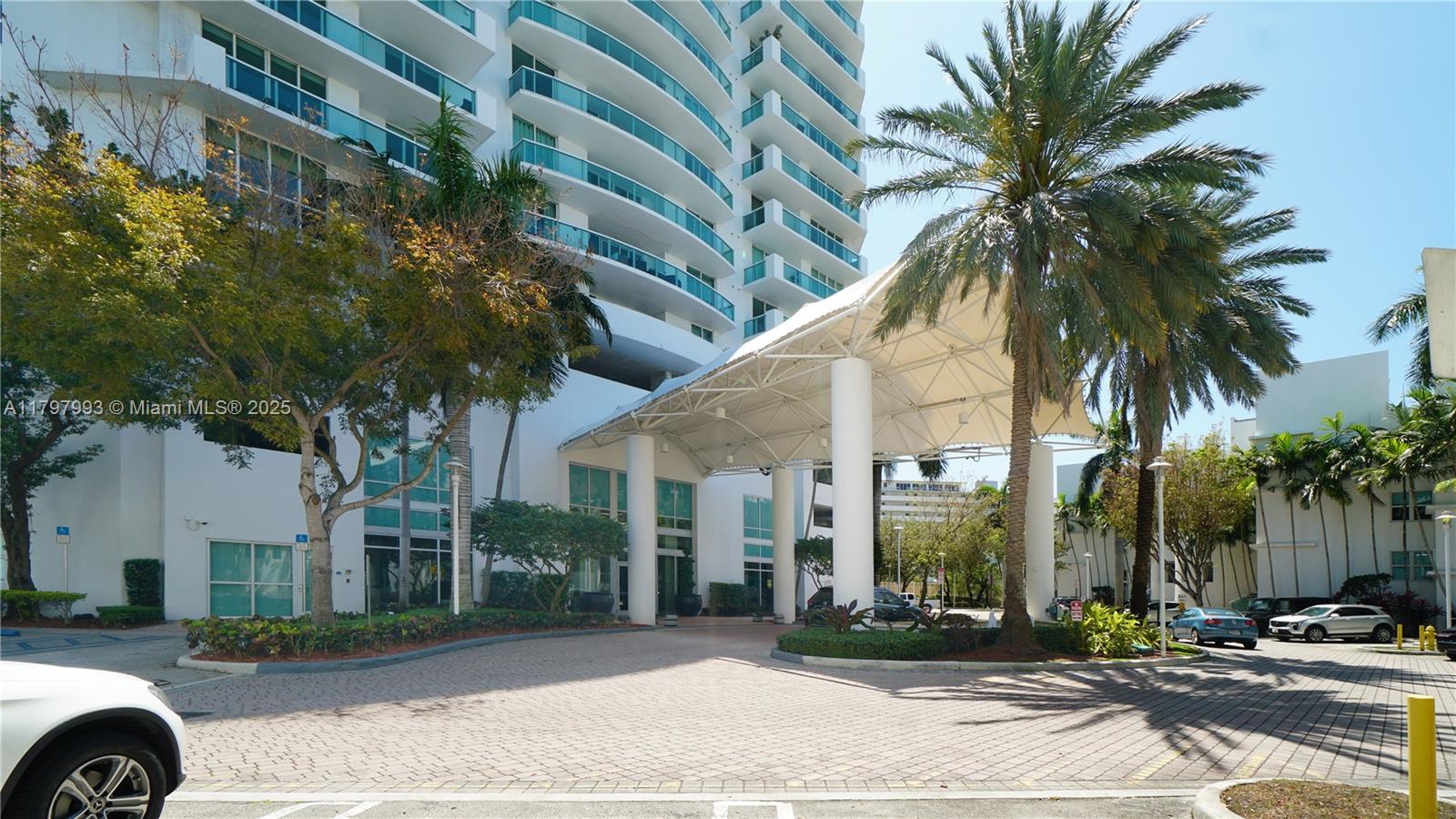 7918 Harbor Island Dr #112, North Bay Village FL 33141