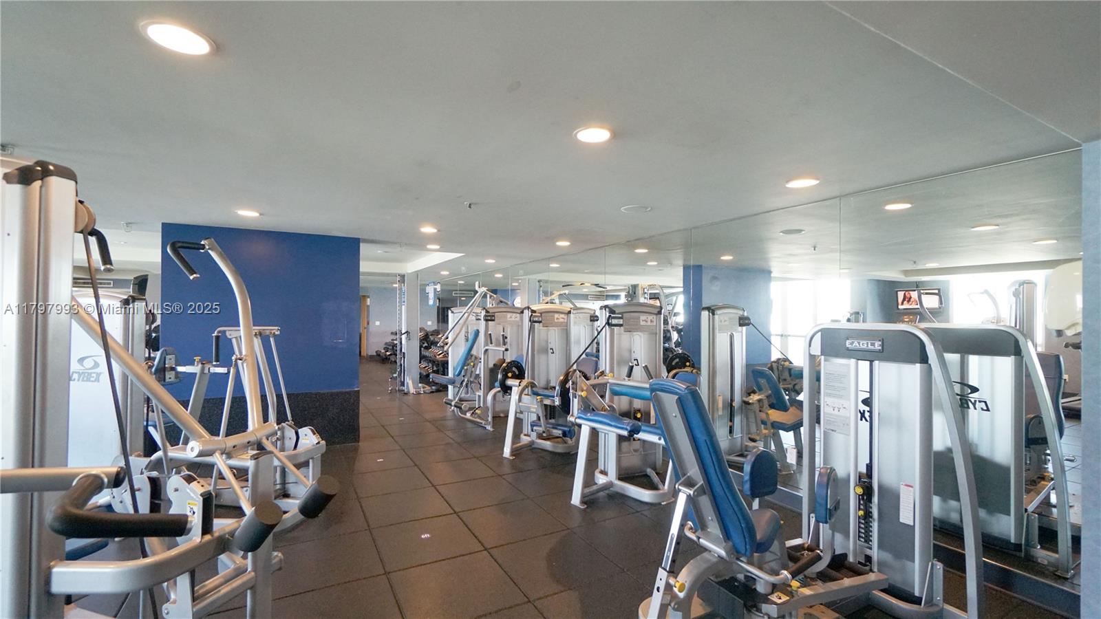 7918 Harbor Island Dr #112, North Bay Village FL 33141