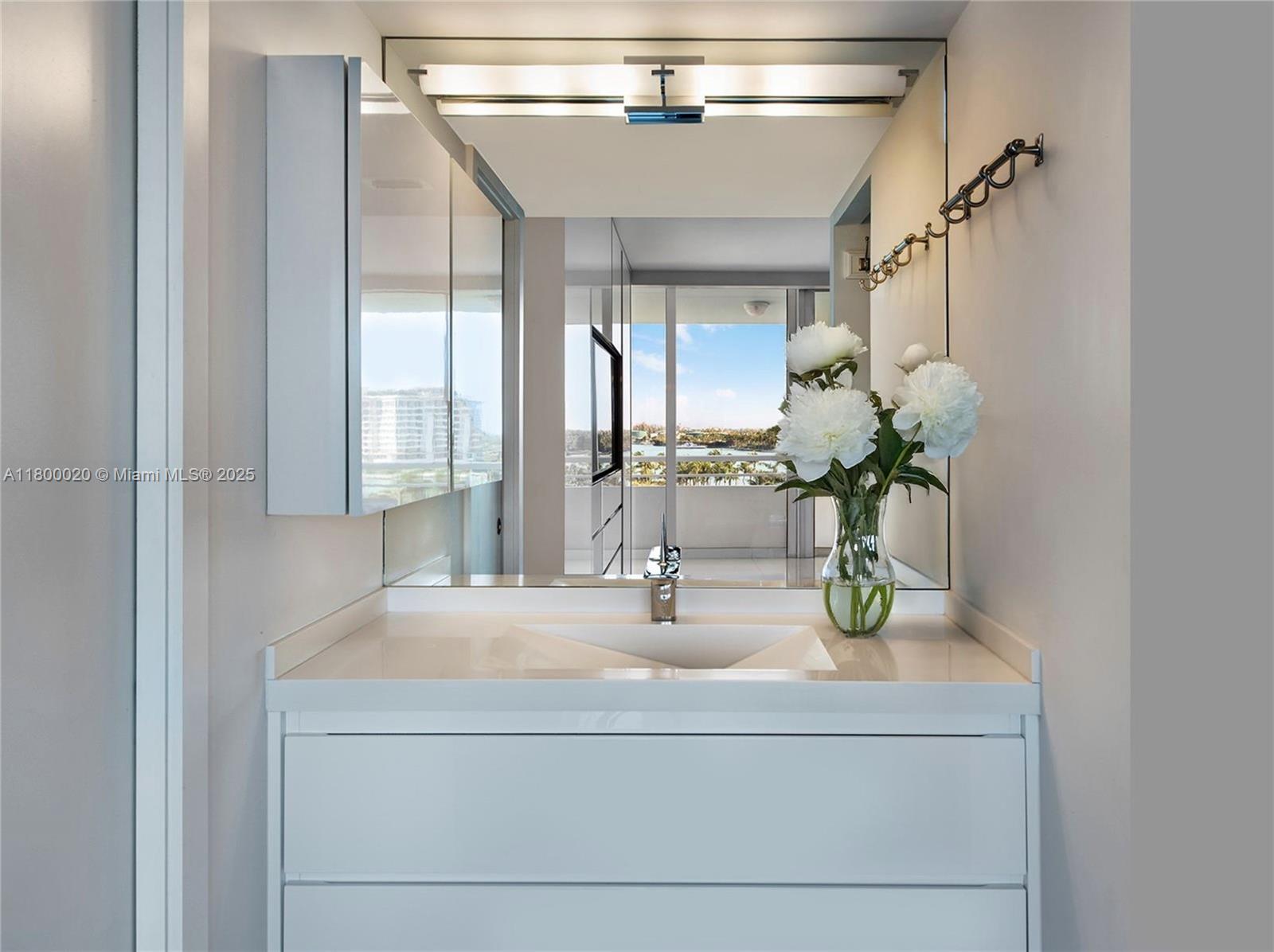 400 S Pointe Dr #605, Miami Beach FL 33139